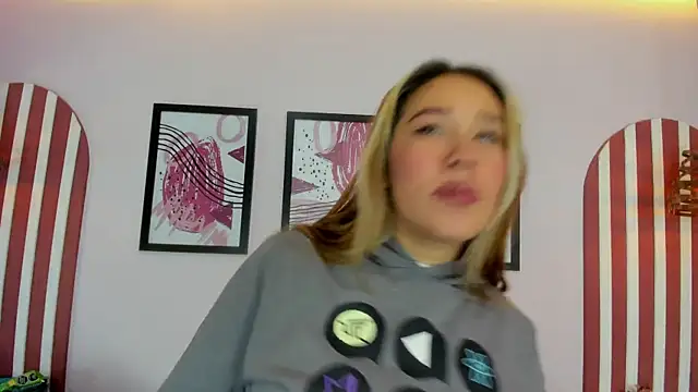 Lannajansen online show from September 14, 2025, 2:49 pm