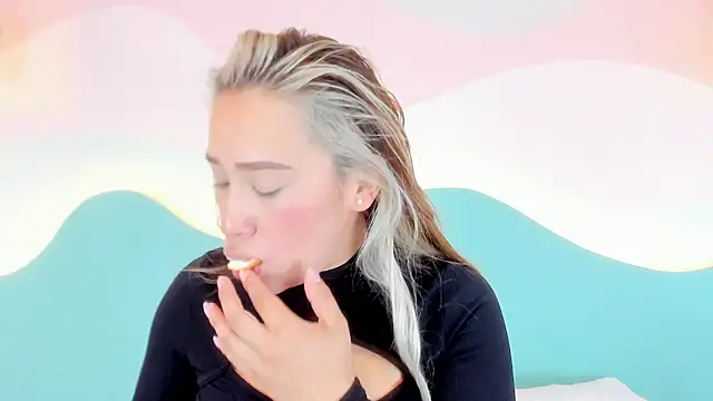 Lannajansen online show from November 15, 2025, 3:19 pm