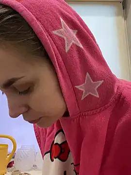 White Lu online show from February 7, 2025, 1:47 am