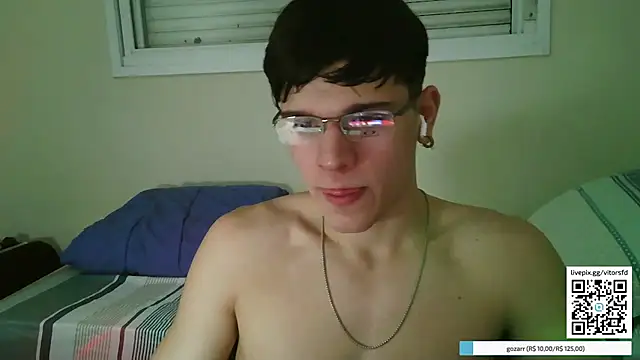 vitorsafado19 online show from April 14, 2026, 1:11 am