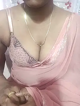 Snapshot of Vedha_Vedhika chatting on October 16, 2025, 1:56 pm Vedha Vedhika online show from October 16, 2025, 1:56 pm