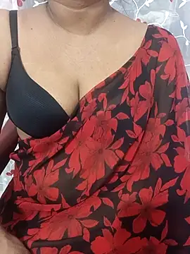 Snapshot of Vedha_Vedhika chatting on October 28, 2025, 11:36 am Vedha Vedhika online show from October 28, 2025, 11:36 am