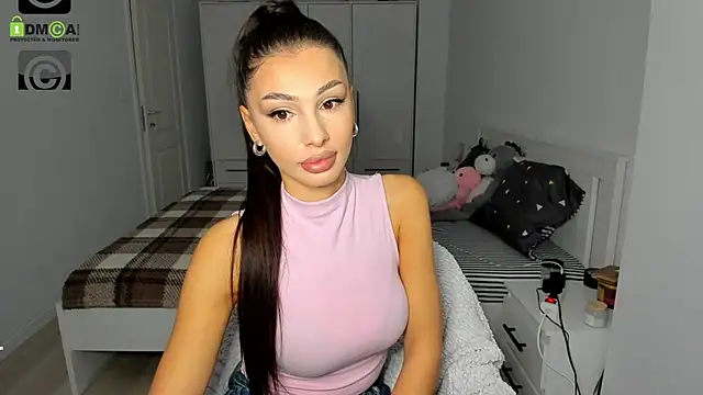 HelenShawn online show from October 31, 2025, 9:27 pm