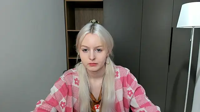 Snapshot of MaydaBunton chatting on January 27, 2025, 6:52 am MaydaBunton online show from January 27, 2025, 6:52 am