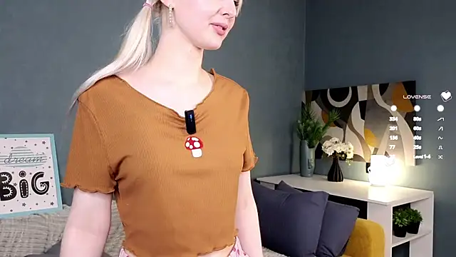 Snapshot of MaydaBunton chatting on February 1, 2025, 8:08 am MaydaBunton online show from February 1, 2025, 8:08 am