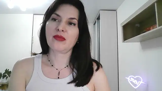 Victoria Glam online show from February 28, 2025, 9:44 pm