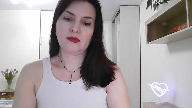 Victoria Glam online show from March 9, 2025, 6:00 pm