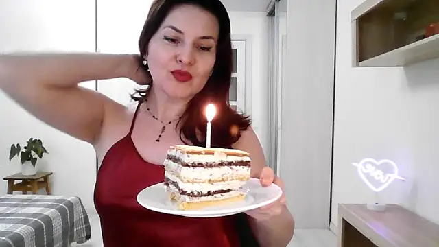 Victoria Glam online show from March 19, 2025, 1:51 pm