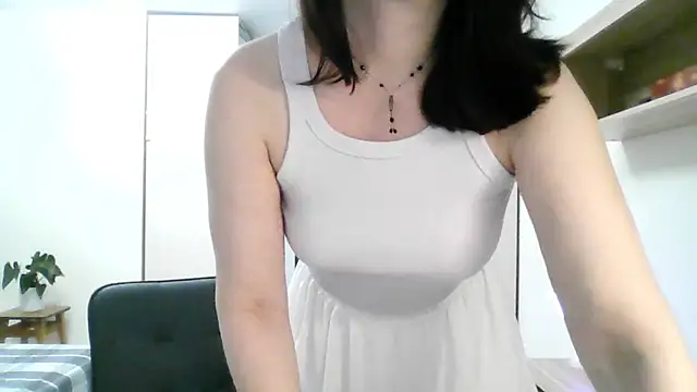 Victoria Glam online show from March 21, 2025, 5:56 pm