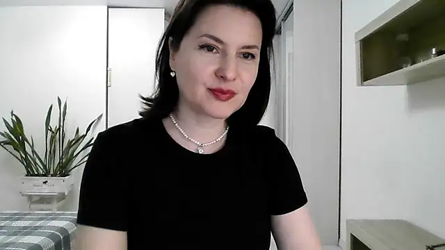 Victoria Glam online show from September 19, 2025, 5:35 pm