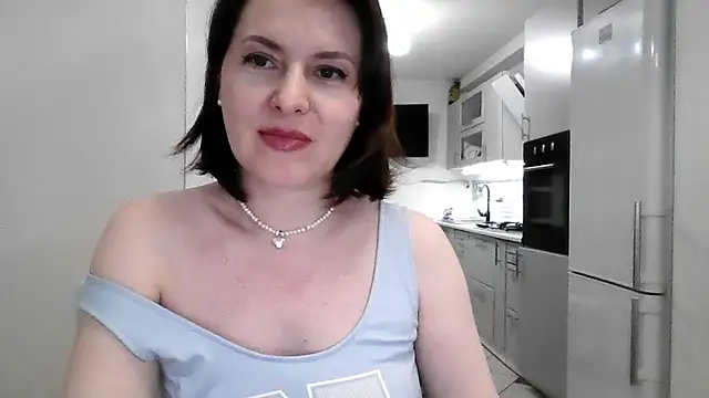 Victoria Glam online show from November 28, 2025, 7:27 pm