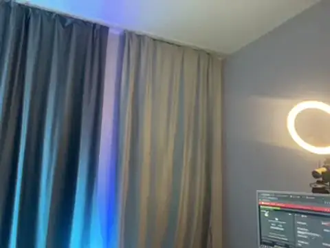 Snapshot of Molli_Luv chatting on February 13, 2025, 6:16 pm Molli Luv online show from February 13, 2025, 6:16 pm