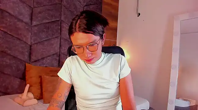 LauraaGomezz   online show from January 29, 2025, 1:27 am