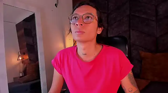 LauraaGomezz   online show from February 13, 2025, 7:31 pm