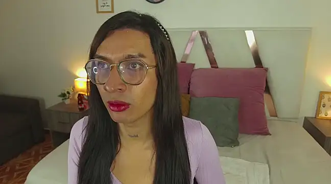 LauraaGomezz   online show from February 26, 2025, 1:32 am