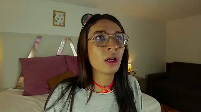 LauraaGomezz   online show from March 7, 2025, 1:42 am