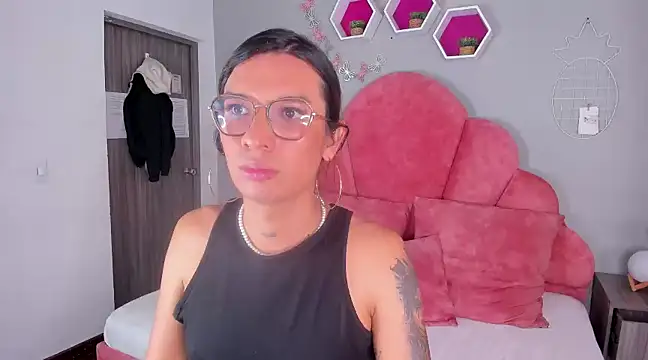 LauraaGomezz   online show from March 9, 2025, 1:25 am