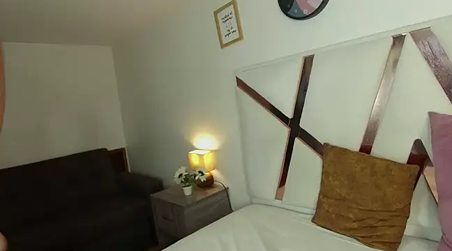 LauraaGomezz   online show from March 11, 2025, 1:05 am