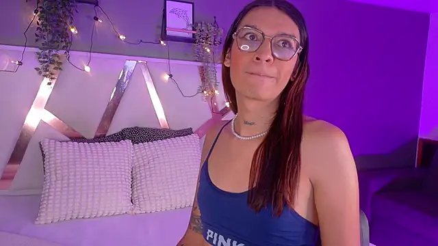 LauraaGomezz   online show from October 10, 2025, 7:24 pm