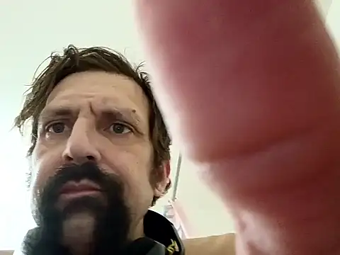 Johndis805 online show from October 31, 2025, 1:56 pm