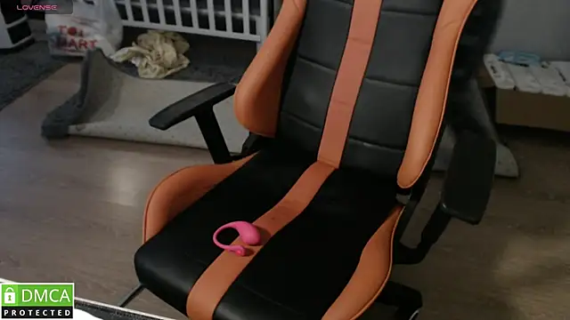 crystalyss online show from November 9, 2025, 3:16 am