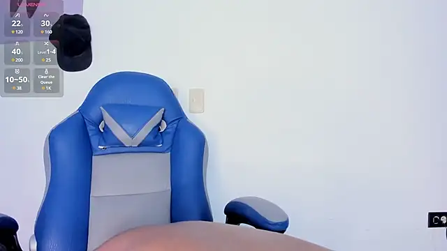 Amberr1 online show from February 21, 2025, 3:21 pm