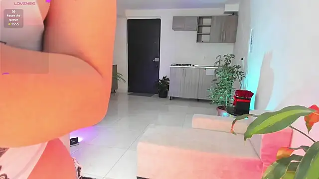 Snapshot of Hannah_Jonhson chatting on November 16, 2025, 2:28 am Hannah Jonhson online show from November 16, 2025, 2:28 am