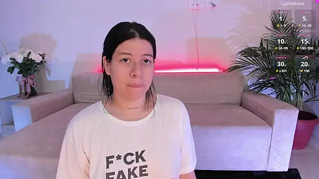 Snapshot of Hannah_Jonhson chatting on December 20, 2025, 3:24 am Hannah Jonhson online show from December 20, 2025, 3:24 am