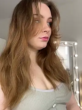 MiaM00N online show from March 5, 2025, 7:16 am