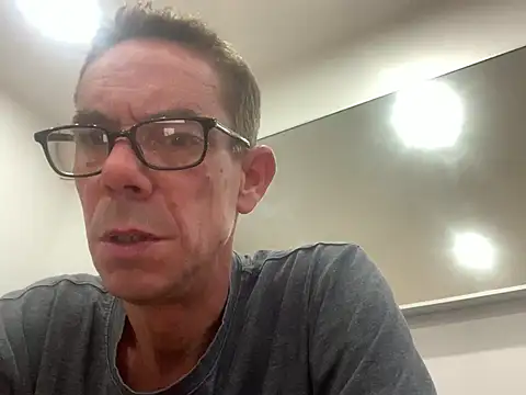 Snapshot of Kenhornu chatting on May 30, 2026, 7:11 pm Kenhornu online show from May 30, 2026, 7:11 pm