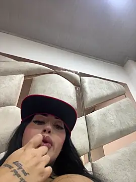 Snapshot of Girl_milk7 chatting on March 3, 2026, 6:41 am Girl milk7 online show from March 3, 2026, 6:41 am