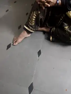 laxmitelugu78 online show from January 24, 2025, 8:32 pm