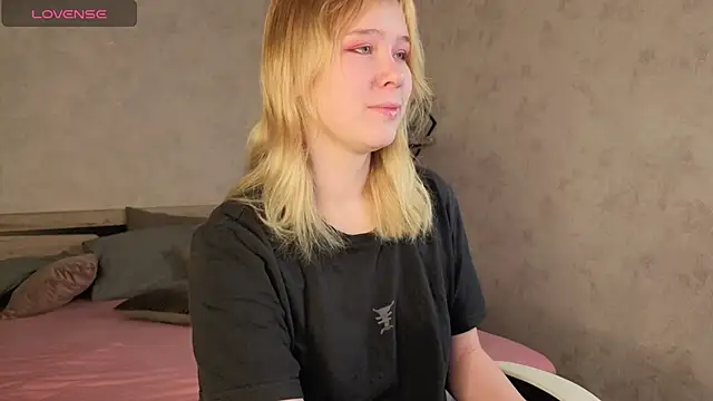 Amy Kimberlly online show from November 10, 2025, 12:20 am