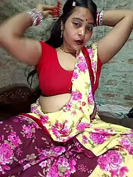 Snapshot of Simrandeshipp chatting on April 11, 2026, 4:33 pm Simrandeshipp online show from April 11, 2026, 4:33 pm