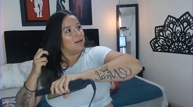 Snapshot of Kristin_milk chatting on February 10, 2025, 11:57 am Kristin milk online show from February 10, 2025, 11:57 am