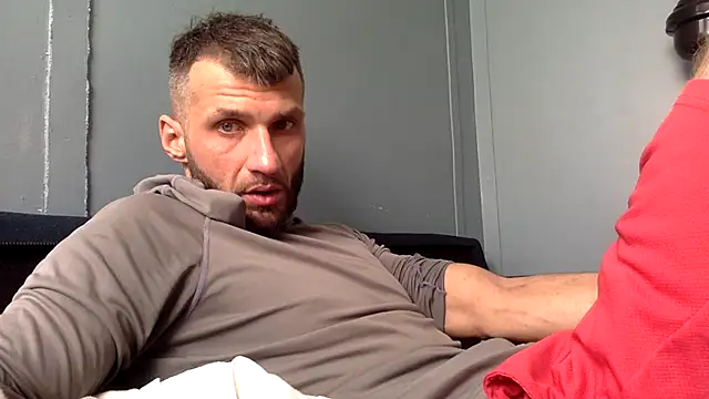 sexyhotstud12 online show from December 17, 2025, 3:40 pm