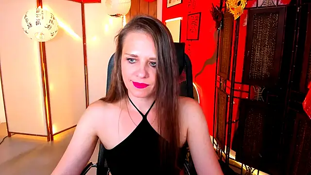 Snapshot of EmiliaBedy chatting on May 15, 2026, 5:14 am EmiliaBedy online show from May 15, 2026, 5:14 am
