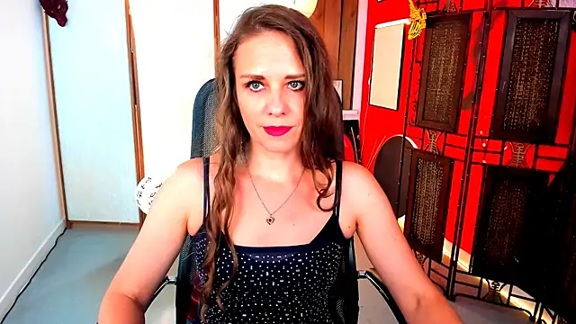 Snapshot of EmiliaBedy chatting on July 4, 2026, 5:24 am EmiliaBedy online show from July 4, 2026, 5:24 am