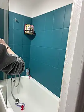 bunnythetailor online show from February 5, 2025, 1:11 pm