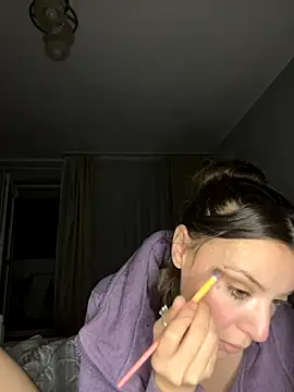 bunnythetailor online show from October 14, 2025, 6:09 pm