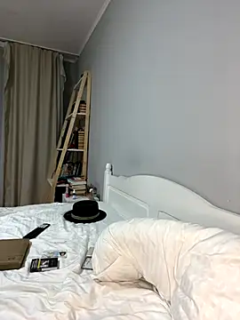 bunnythetailor online show from October 15, 2025, 9:04 pm