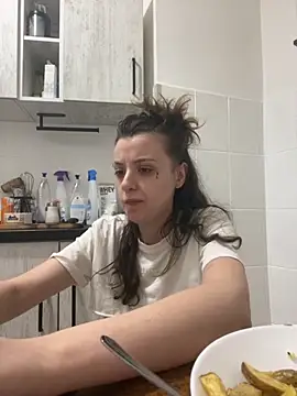 bunnythetailor online show from November 18, 2025, 8:57 pm