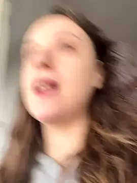 bunnythetailor online show from December 17, 2025, 1:06 pm