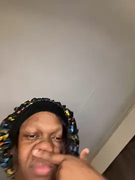 Boneca25 online show from February 16, 2025, 12:41 am