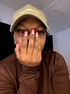 Boneca25 online show from October 19, 2025, 6:14 am