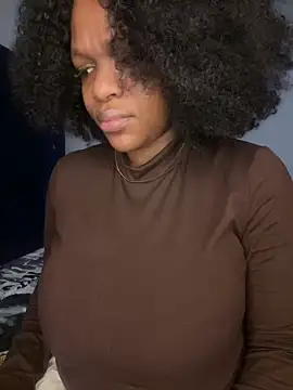 Boneca25 online show from October 25, 2025, 9:06 am