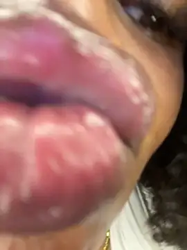 Boneca25 online show from November 12, 2025, 6:14 am