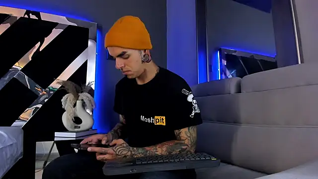 kaletattoo online show from March 9, 2025, 7:26 pm