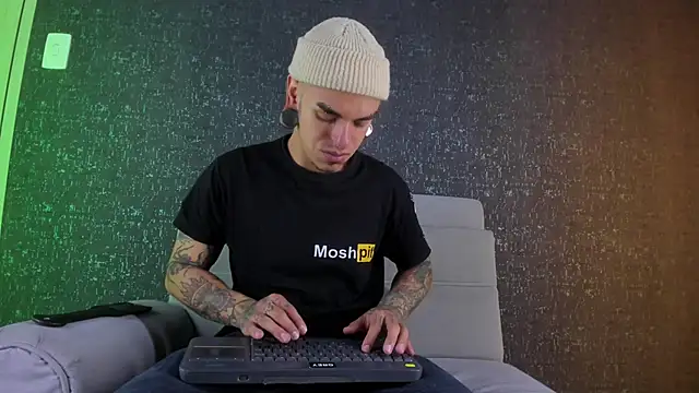 kaletattoo online show from March 22, 2025, 3:20 am