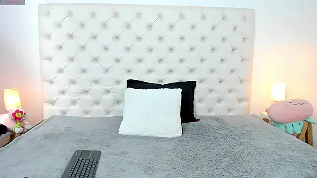 Snapshot of esmeralda06 chatting on February 20, 2025, 3:08 pm esmeralda06 online show from February 20, 2025, 3:08 pm